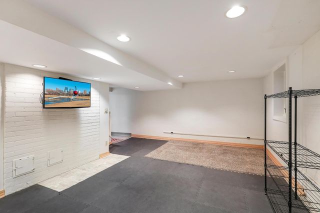 1979 Snelling Avenue N, Roseville, MN 55113