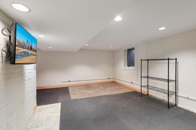 1979 Snelling Avenue N, Roseville, MN 55113