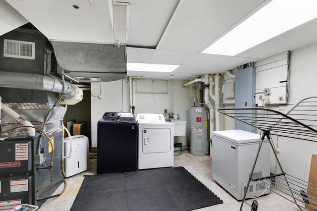 1979 Snelling Avenue N, Roseville, MN 55113