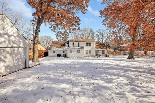 1979 Snelling Avenue N, Roseville, MN 55113