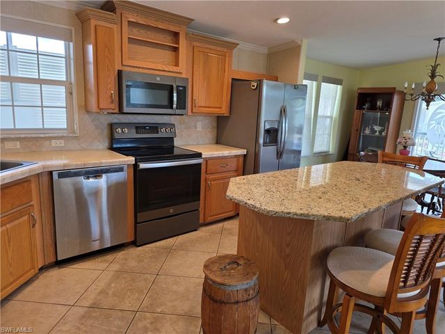 9777 Creekwood LN, Fort Myers, FL 33905