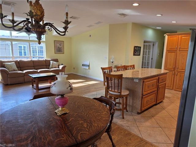 9777 Creekwood LN, Fort Myers, FL 33905