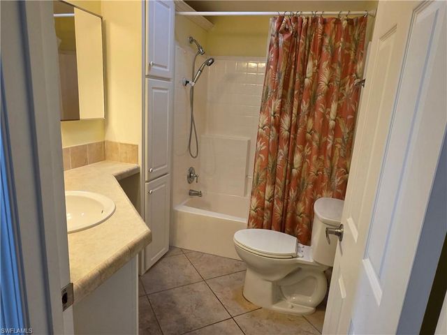 9777 Creekwood LN, Fort Myers, FL 33905