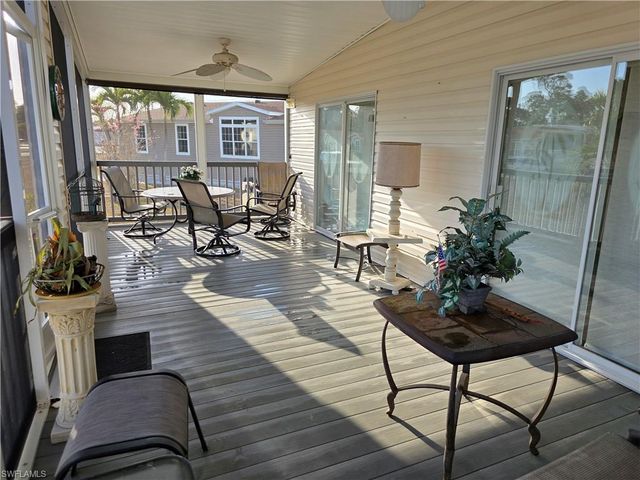 9777 Creekwood LN, Fort Myers, FL 33905