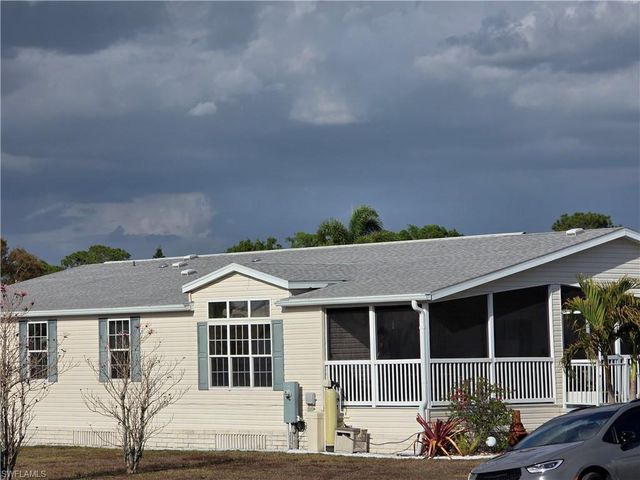 9777 Creekwood LN, Fort Myers, FL 33905