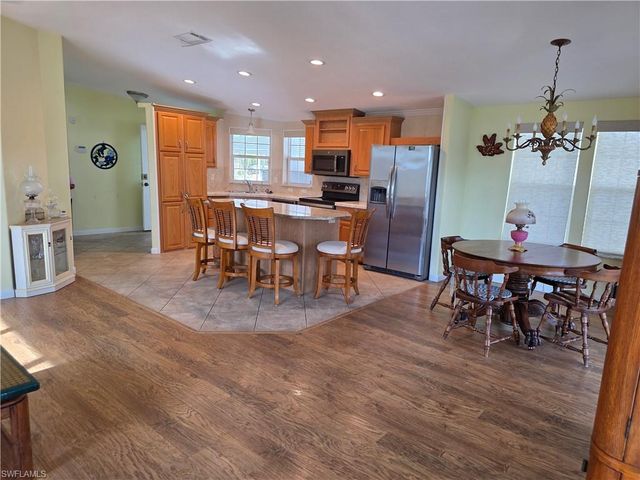 9777 Creekwood LN, Fort Myers, FL 33905