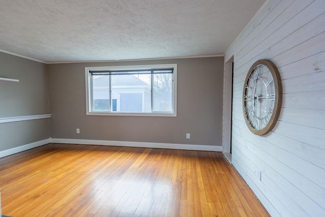 523 W Prescott Ave, Salina, KS 67401