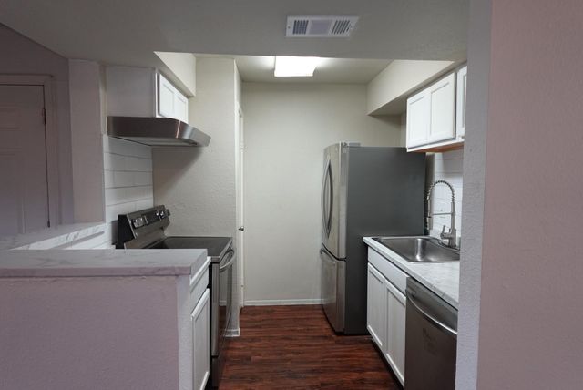 6001 Reims Road, Houston, TX 77036