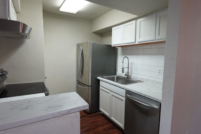 6001 Reims Road, Houston, TX 77036