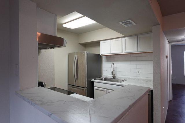 6001 Reims Road, Houston, TX 77036
