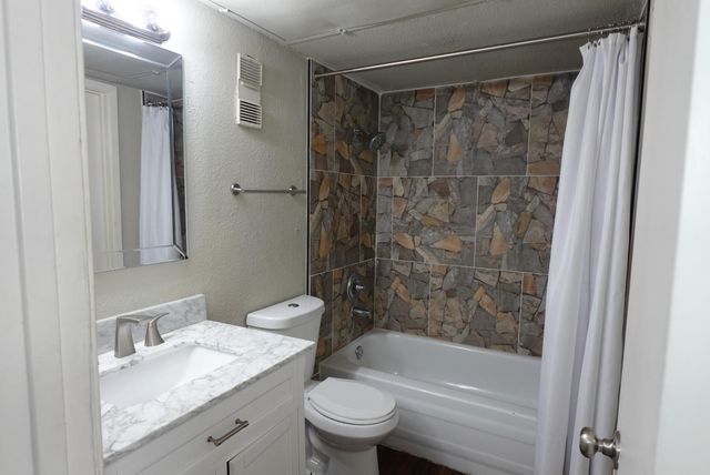 6001 Reims Road, Houston, TX 77036