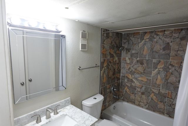 6001 Reims Road, Houston, TX 77036