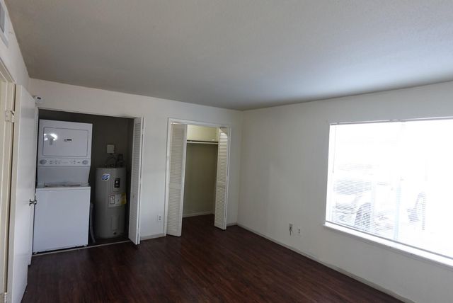 6001 Reims Road, Houston, TX 77036