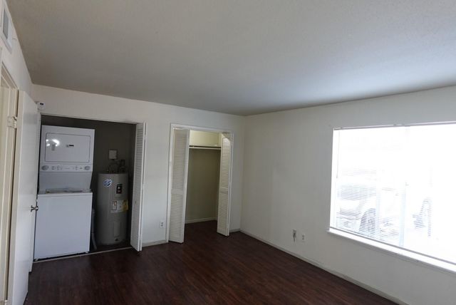 6001 Reims Road, Houston, TX 77036