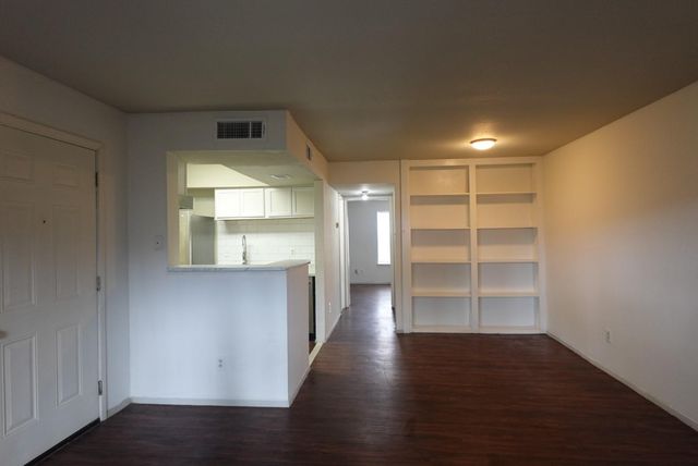 6001 Reims Road, Houston, TX 77036