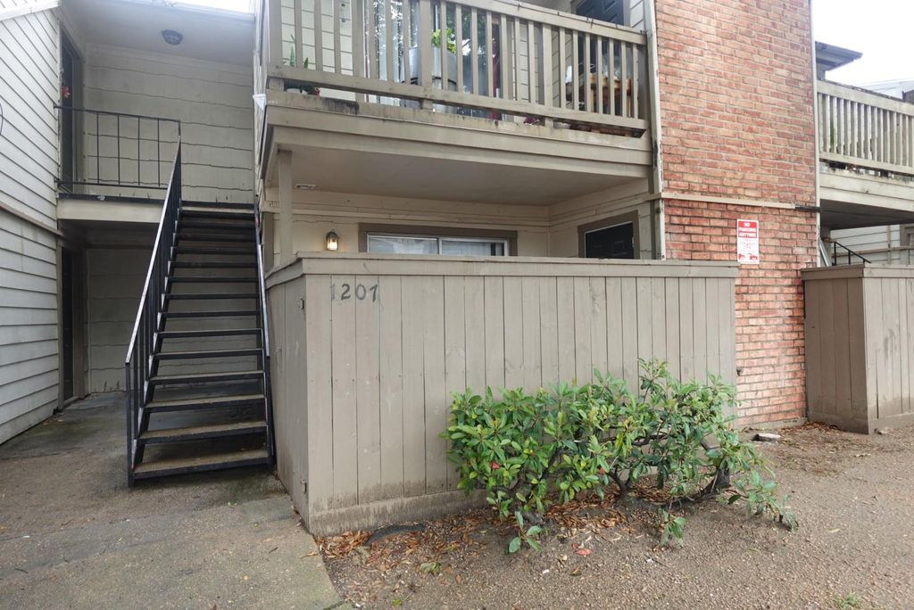 6001 Reims Road, Houston, TX 77036