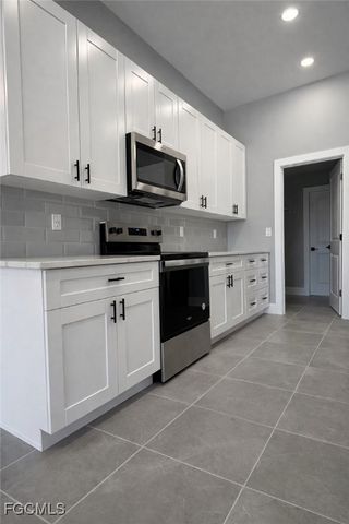 224 SE 13th TER, Cape Coral, FL 33990