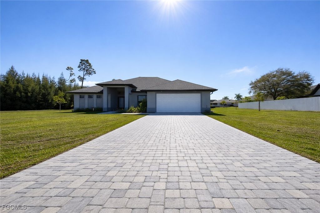 224 SE 13th TER, Cape Coral, FL 33990