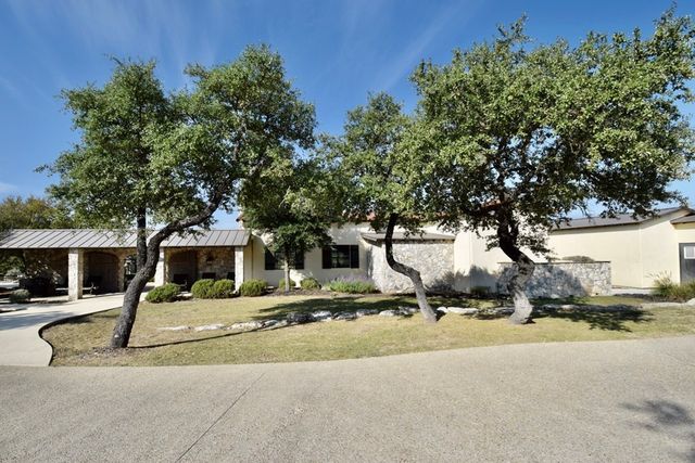 270 Stablewood Springs Dr, Ingram, TX 78025