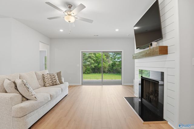 21651 Ginn Point Road, Athens, AL 35613