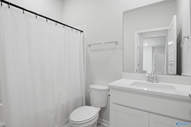 21651 Ginn Point Road, Athens, AL 35613
