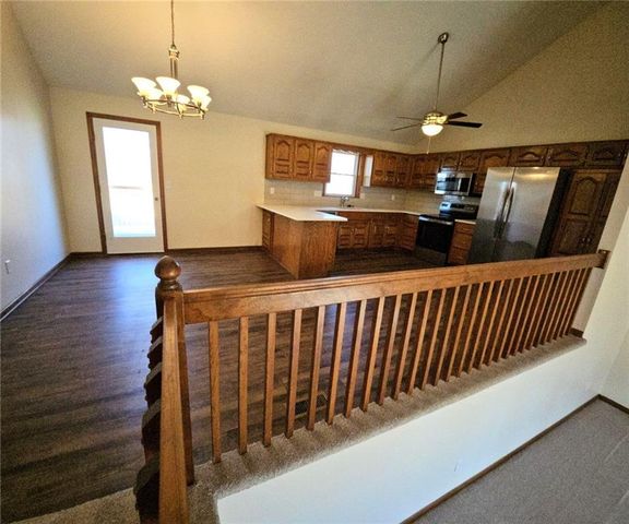 1300 NE 80th Street, Kansas City, MO 64118