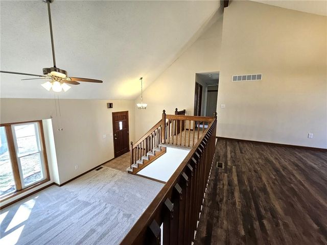 1300 NE 80th Street, Kansas City, MO 64118