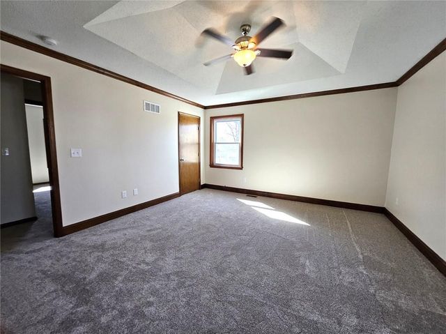 1300 NE 80th Street, Kansas City, MO 64118