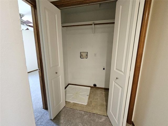 1300 NE 80th Street, Kansas City, MO 64118