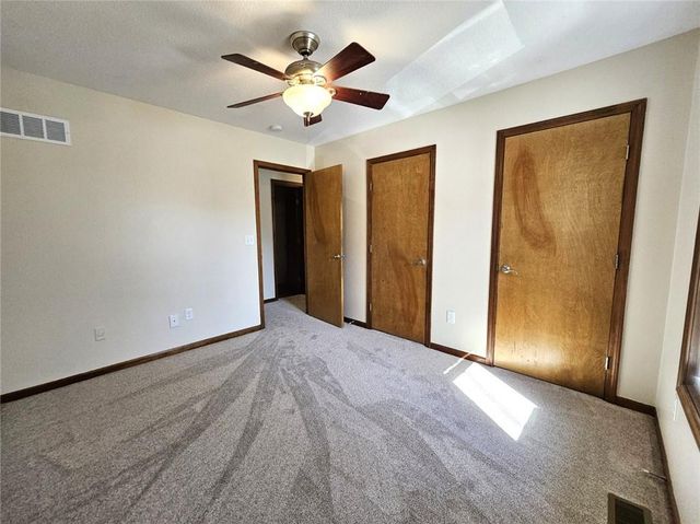 1300 NE 80th Street, Kansas City, MO 64118