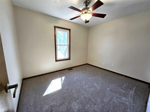 1300 NE 80th Street, Kansas City, MO 64118