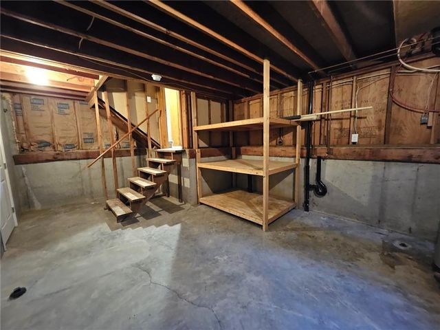 1300 NE 80th Street, Kansas City, MO 64118