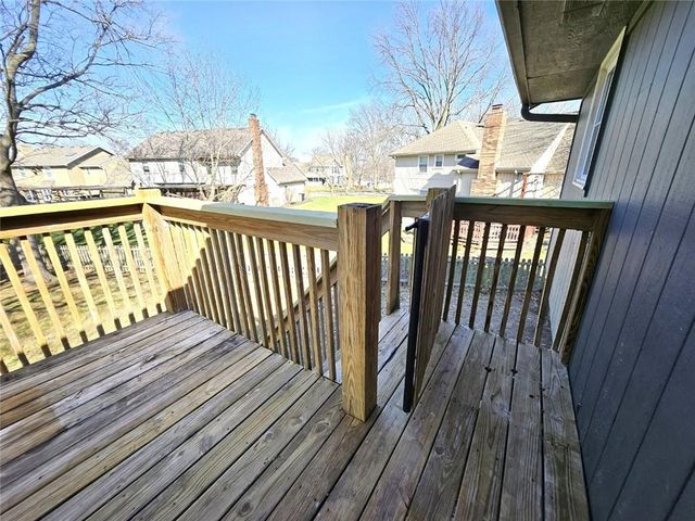 1300 NE 80th Street, Kansas City, MO 64118