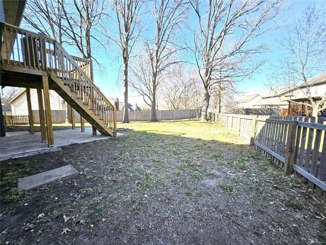 1300 NE 80th Street, Kansas City, MO 64118