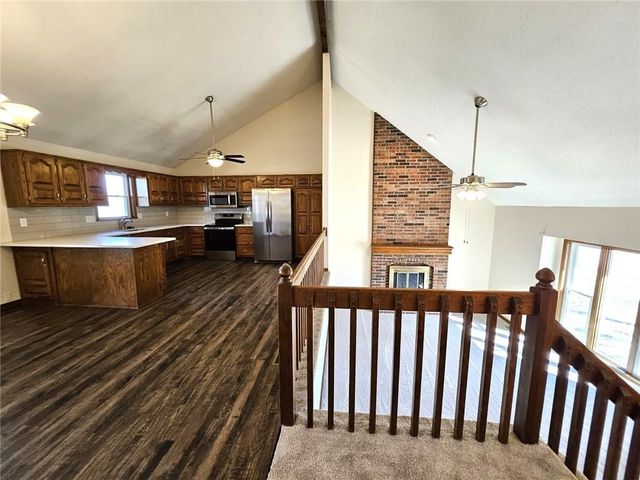 1300 NE 80th Street, Kansas City, MO 64118