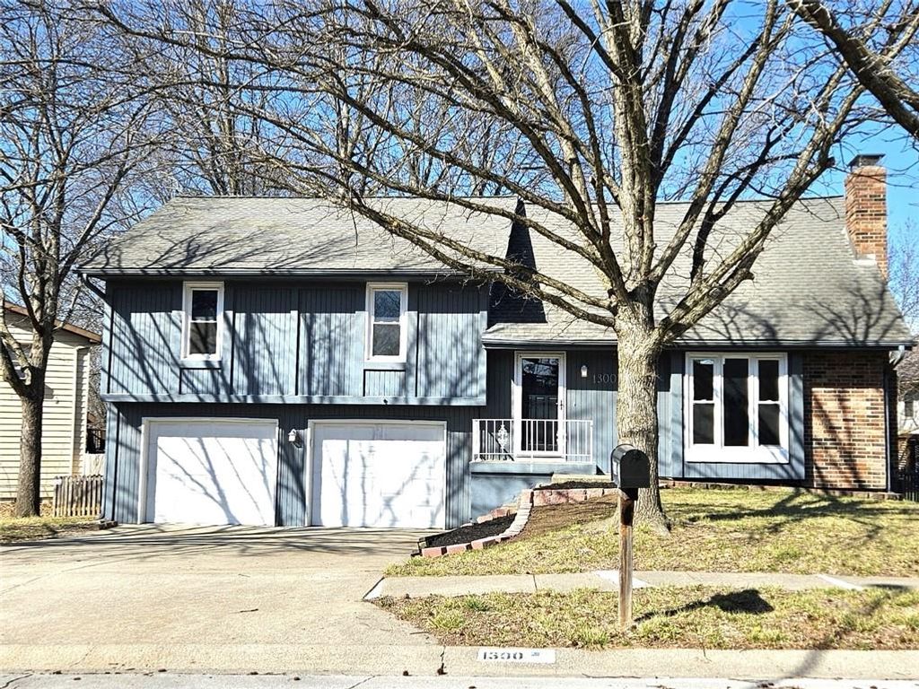 1300 NE 80th Street, Kansas City, MO 64118