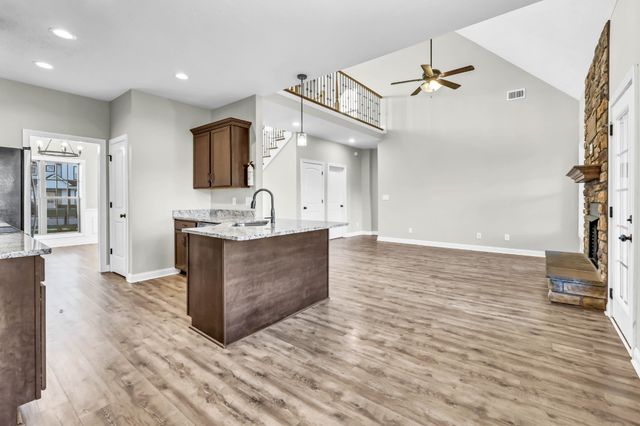 513 Dexter Dr, Clarksville, TN 37043