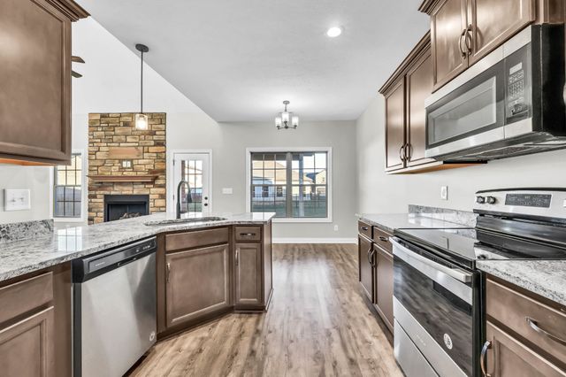 513 Dexter Dr, Clarksville, TN 37043