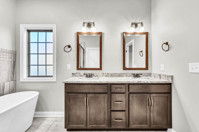 513 Dexter Dr, Clarksville, TN 37043