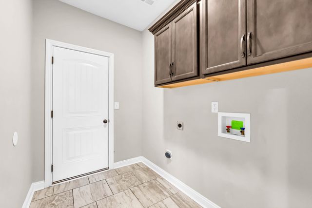 513 Dexter Dr, Clarksville, TN 37043