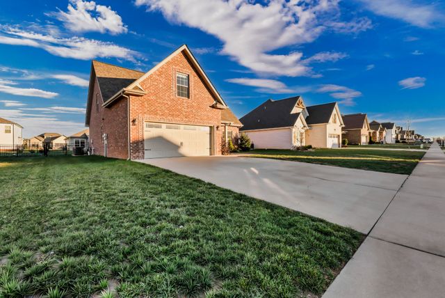 513 Dexter Dr, Clarksville, TN 37043