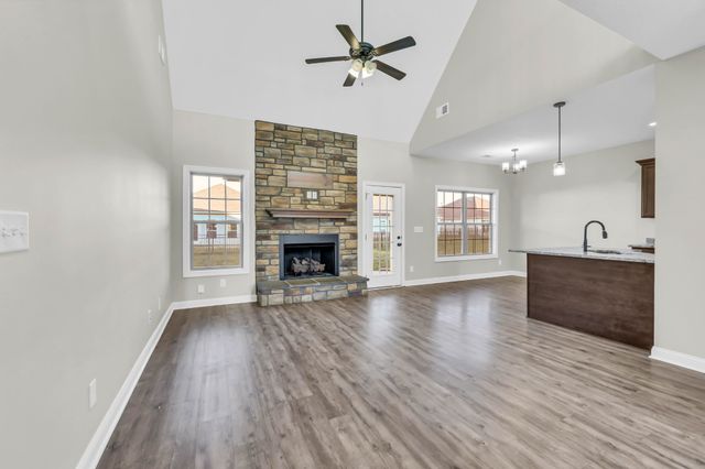 513 Dexter Dr, Clarksville, TN 37043