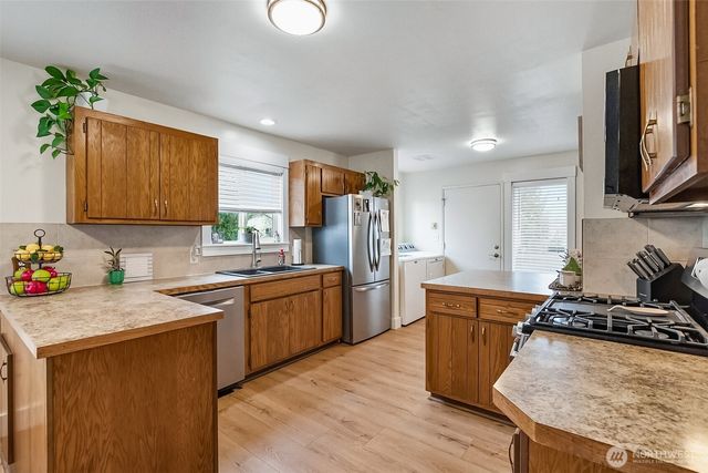 3215 19th Street, Everett, WA 98201