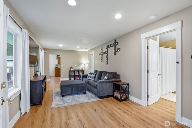 3215 19th Street, Everett, WA 98201