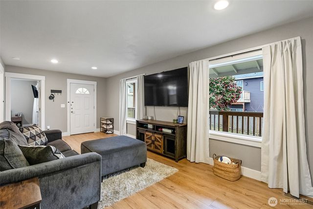 3215 19th Street, Everett, WA 98201