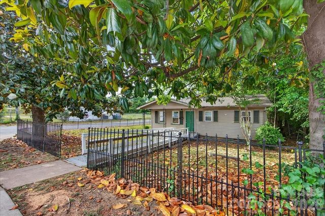 936 Holland Avenue, Charlotte, NC 28206