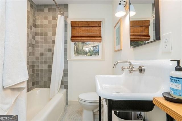 793 Toliver St NE, Marietta, GA 30060