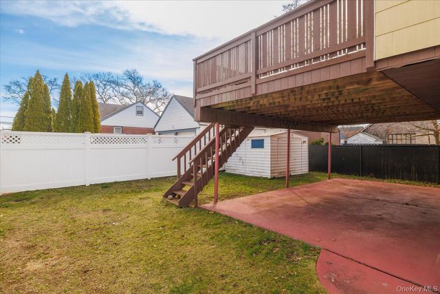 112 Chestnut Street, Lynbrook, NY 11563