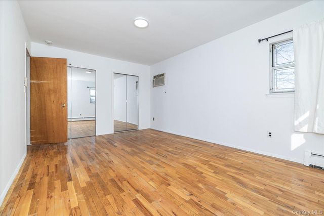 112 Chestnut Street, Lynbrook, NY 11563