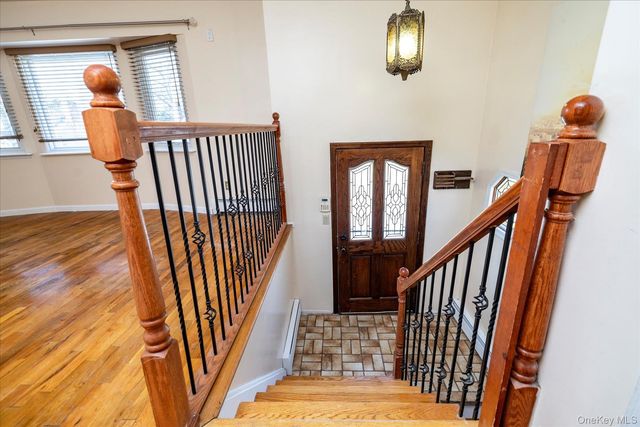 112 Chestnut Street, Lynbrook, NY 11563